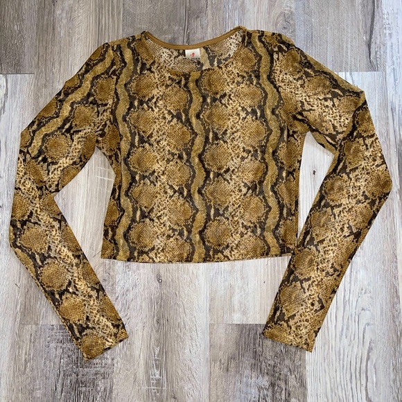 Snake Pattern Crop Top - Picture 2 of 2